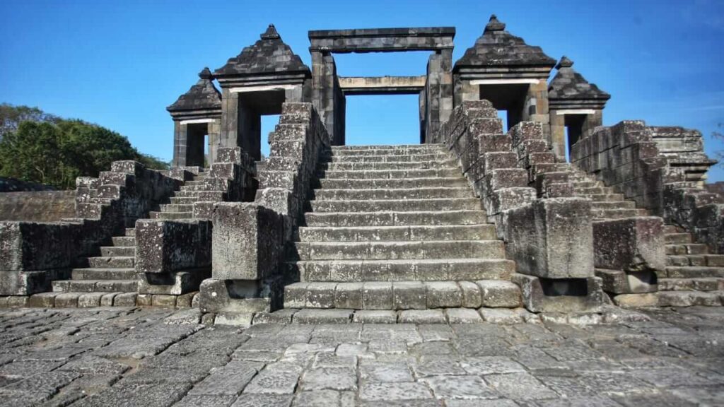 Menambah Wawasan Hidup Lewat Sejarah Objek Wisata Lokal