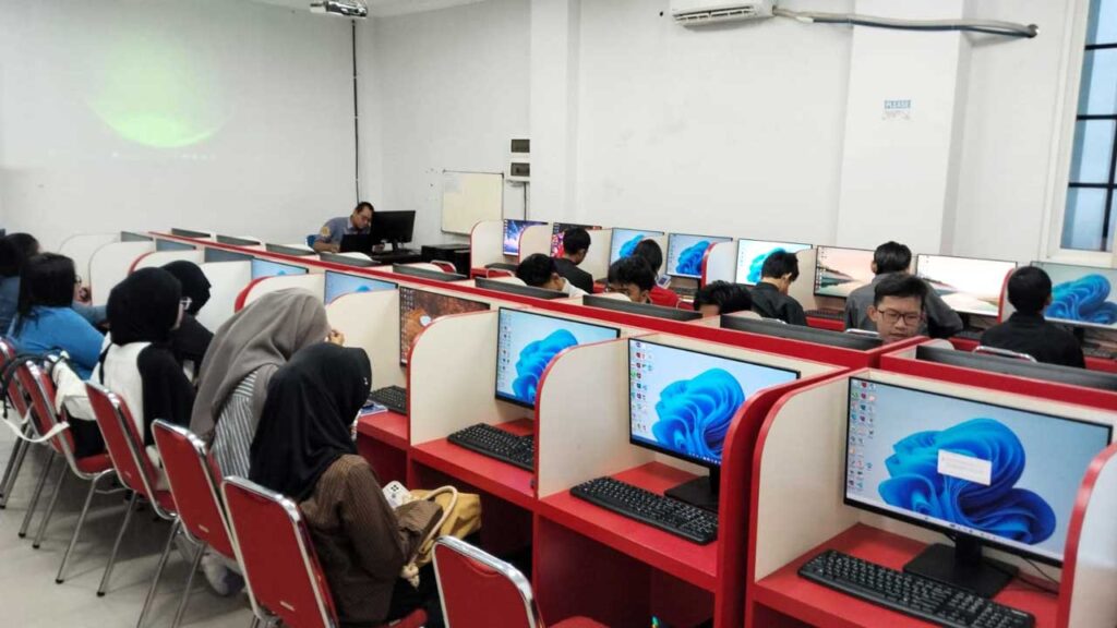 Masa Depan Pendidikan Solo Ternyata Ada di Kampus Digital, Ini Alasannya!