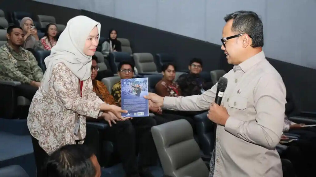 Bima Arya Tegaskan Pesan Kuat di Penutupan Magang Kemendagri, Peserta Dibekali Karakter Penting!