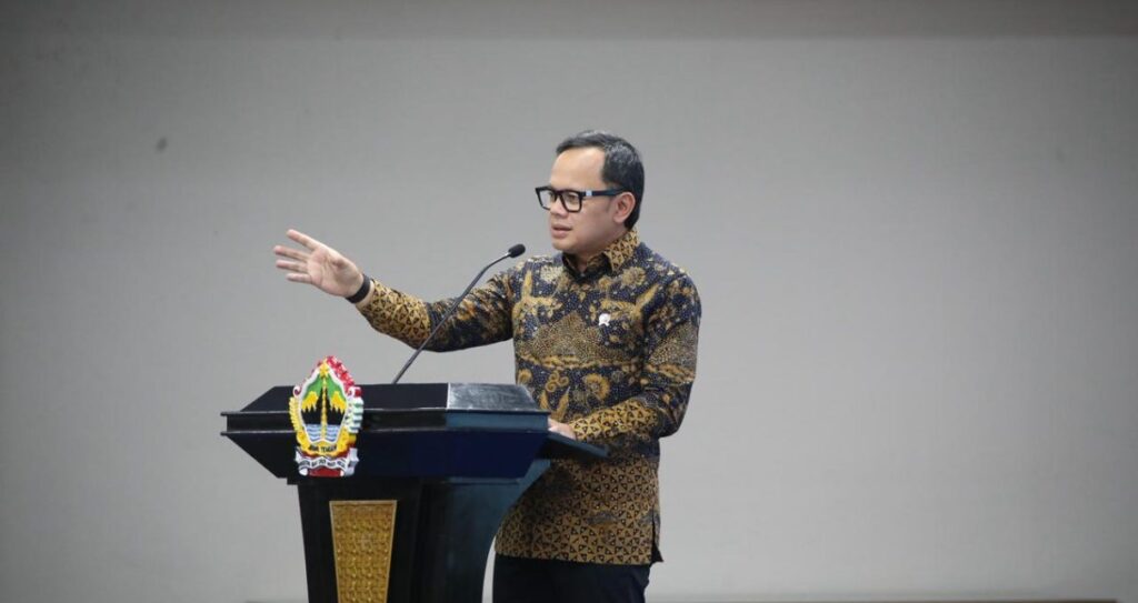 Bima Arya Tegaskan Pesan Kuat di Penutupan Magang Kemendagri, Peserta Dibekali Karakter Penting!