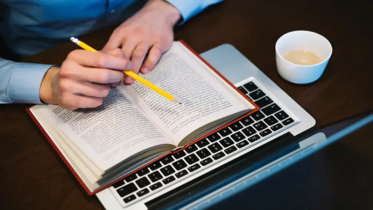 Rahasia Systematic Literature Review Cepat, Siap Publish Hanya dalam 30 Hari!