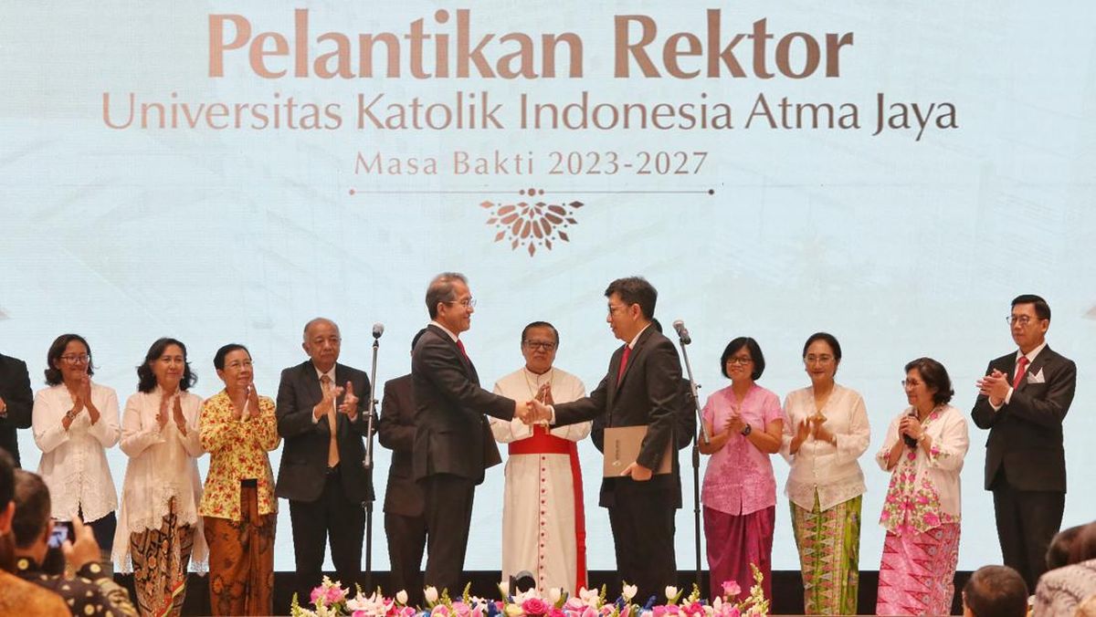 Keren Banget! Rektor Unika Atma Jaya Masuk 5% Ilmuwan Terbaik Dunia, Bikin Indonesia Bangga
