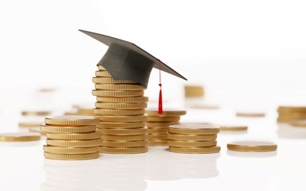 Indonesia Emas 2045 Terancam? Korupsi dan Biaya Kuliah Mahal Jadi Tantangan Besar Generasi Muda