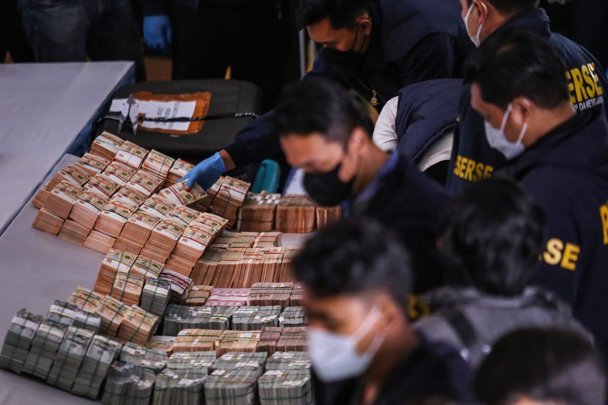 Indonesia Emas 2045 Terancam? Korupsi dan Biaya Kuliah Mahal Jadi Tantangan Besar Generasi Muda
